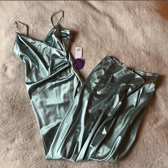 Windsor Dresses & Skirts - Windsor Satin Prom Dress in Soft Seafoam Green